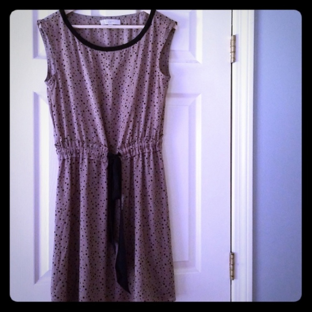 ⭐2/$10 LOFT Blouson Polka Dot Dress, size M - Picture 2 of 8